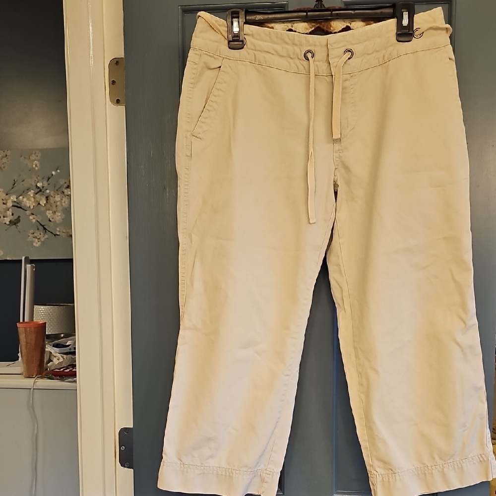 Old Navy Women's Beige Capris Size 10 Tan Summer Pants Causal